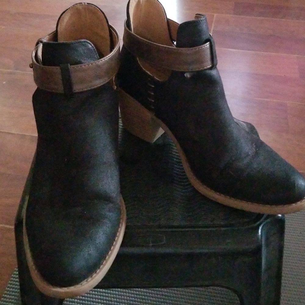 Qupid ankle boots